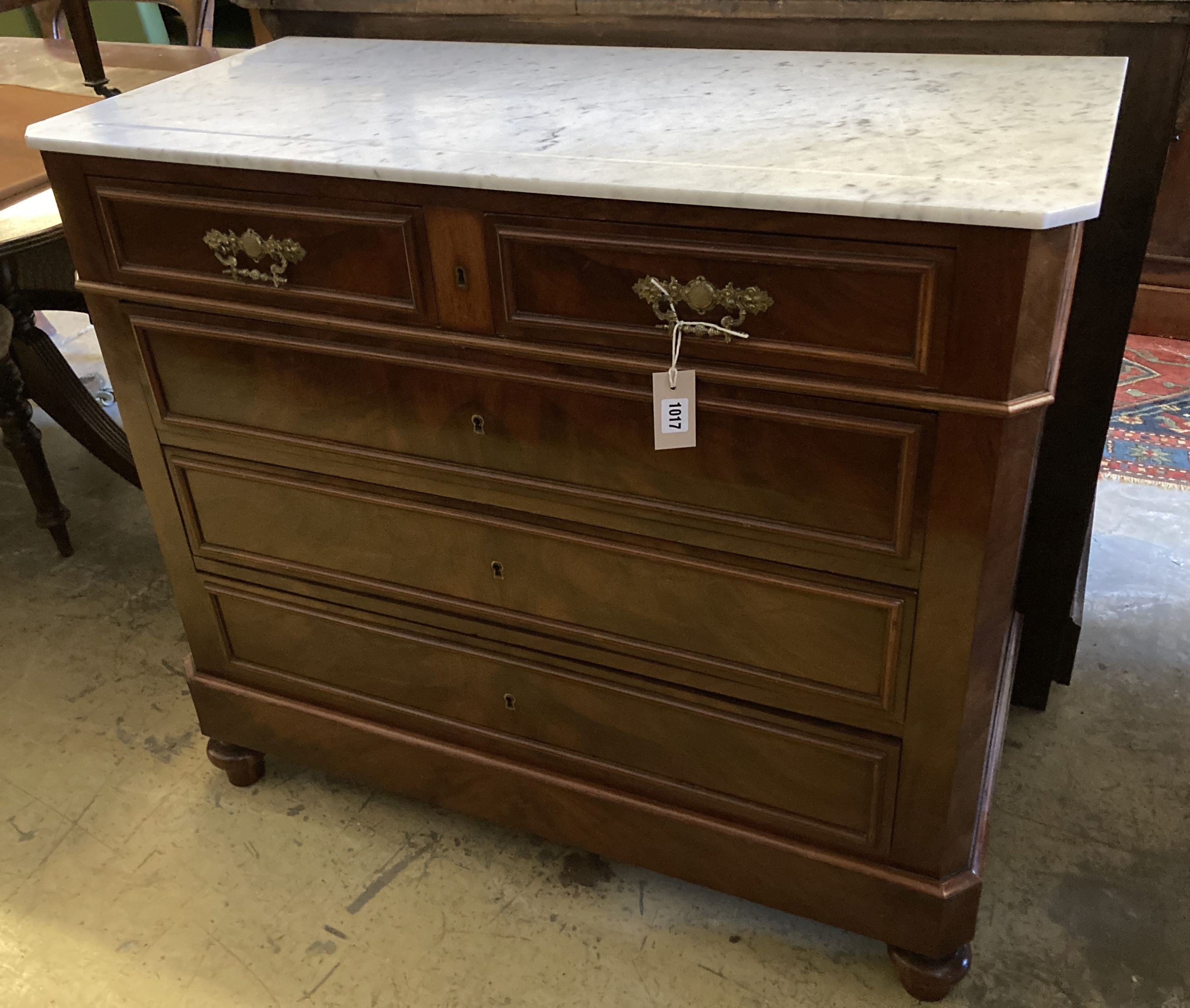 A 19th century French walnut commode with marble top, width 97cm, depth 46cm, height 86cm